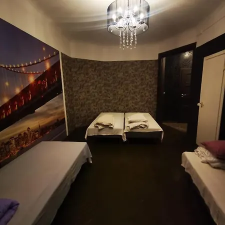 Hostel One Old Town *