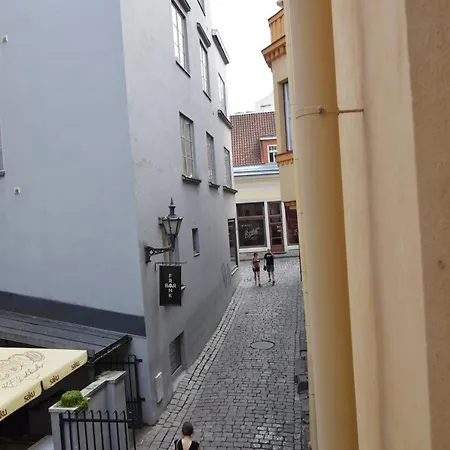 One Old Town بيت شباب تالين